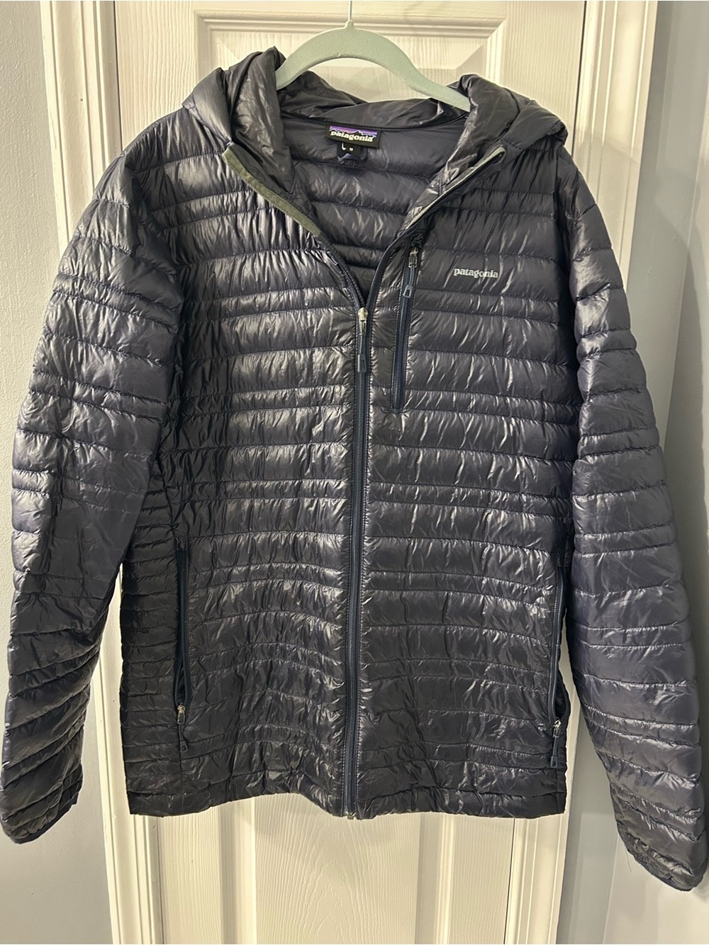 Patagonia Men's Navy Lightweight Nano Puffer Hoody Jacket